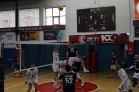 TVF Erkekler 1. Ligi: Düzce Belediyesi Spor Akademisi: 2 - Arkas Spor Kulübü: 3