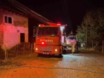 Uşak’ta 2 katlı evin çatısı yandı