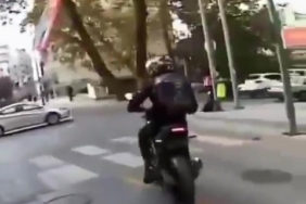 Uyanık sürücü yaptığı düzenekle plakasını gizledi