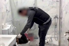 Uyuşturucu baskını film sahnelerini aratmadı: Klozete döktüler, saklamaya çalıştılar