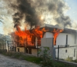 Uyuşturucuyla yakalanmamak için evini ateşe verdiği iddiası