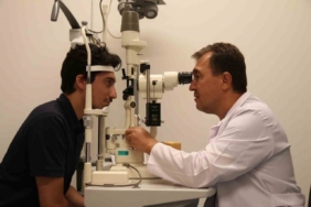 Uzmanından uyarı: 2050 yılında dünyanın yarısı gözlük kullanabilir