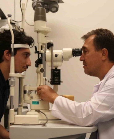 Uzmanından uyarı: 2050 yılında dünyanın yarısı gözlük kullanabilir