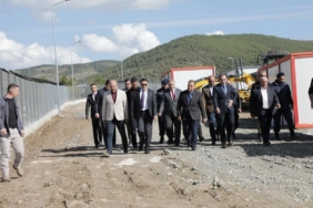 Vali Işın ve Bakan Danışmanı Karaca, hayvan barınaklarını inceledi