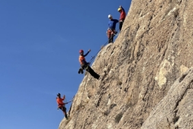 Van’da ilk kez çok ip boylu kaya tırmanışı eğitimi verildi