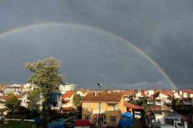 Yağmur sonrası beliren gökkuşağı görsel şölen oluşturdu