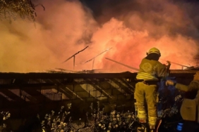 Yangın bir evi küle çevirdi