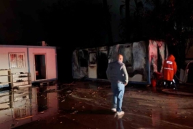 Yıldırım yangına sebep oldu konteyner küle döndü