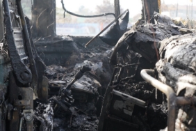 Yolcu otobüsü alevlere teslim oldu: Araç demir yığınına döndü