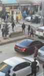 Yüksekova’da cadde ortasında kavga