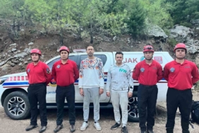 Yürüyüş sırasında kaybolan 2 genç, 15 saat sonra JAK timleri tarafından bulundu