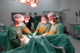 2 kilogramı aşan dev tümör başarıyla çıkarıldı