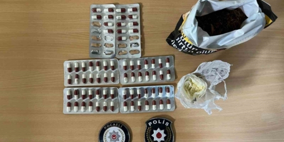 3 kişinin üstünde 71 sentetik ecza hap ele geçirildi