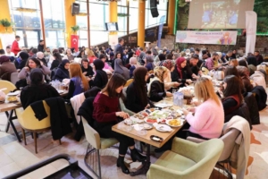 5 Aralık Dünya Gönüllüler Günü’nde genç gönüllüler kahvaltıda buluştu