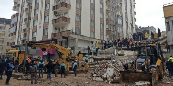 51 kişinin öldüğü Furkan Apartmanı’nın kırmızı bültenle aranan firari sanığı müteahhit tutuklandı