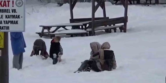 Abant’ta şambrel eğlencesi: Kayak pistine çevirdiler