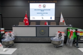 Adana’da 16’sı kadın 32 çiftçiye makine desteği