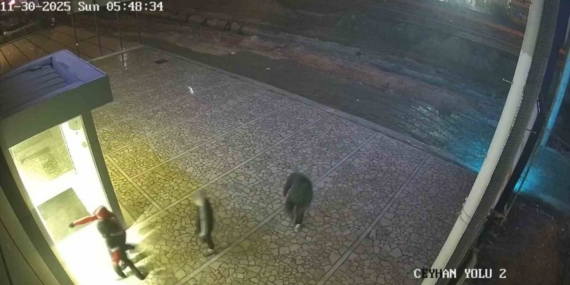 Adana’da 4 çocuk, beğendiği 4 motosikleti galeriden çaldı