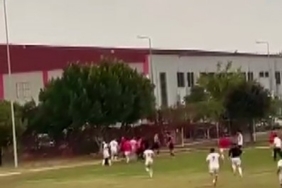 Adana’da amatör maçta saha karıştı