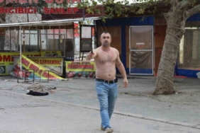 Adana’da gergin yıkım: Dükkanlar yakıldı, bir kişi kendine zarar verdi