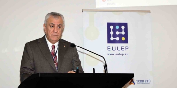 Adana’da mesleki eğitim konferansı