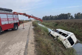 Adana’da tarım işçileri taşıyan servis kanala düştü: 18 yaralı
