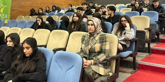 Adıyaman Doğa Koleji mezunlarından öğrencilere yol gösterici söyleşi