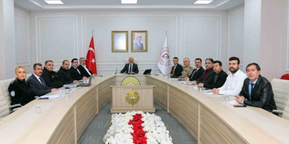 Adıyaman’da ağır ve orta hasarlı yapıların yıkım süreci konuşuldu