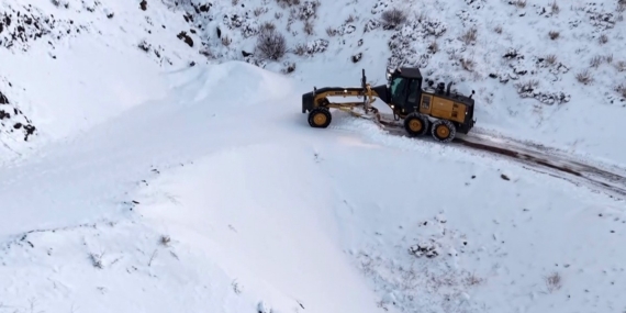 Adıyaman’da karla mücadelede çalışmaları devam ediyor