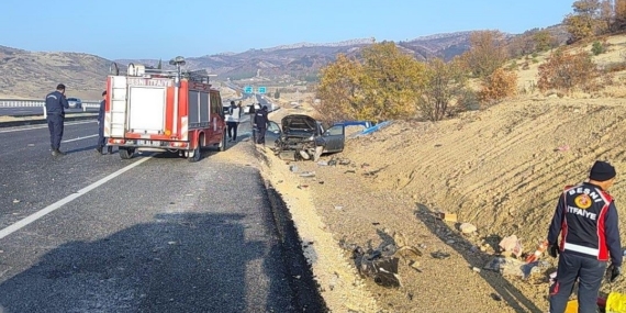 Adıyaman’da otomobil şarampole yuvarlandı