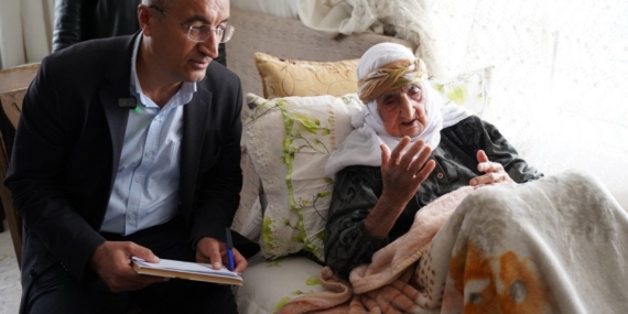 Adıyamanlı Hanım Orman, 105 yaşında AK Parti’ye üye oldu