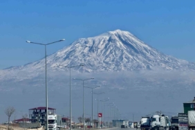 Ağrı Dağı ihtişamıyla göz kamaştırıyor