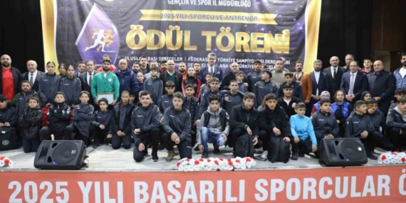 Ağrı’da 2025 yılı sporcu ve antrenör ödül töreni yapıldı