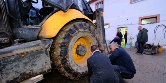 Akdağmadeni Belediyesi’nin karla mücadele ekipleri teyakkuzda