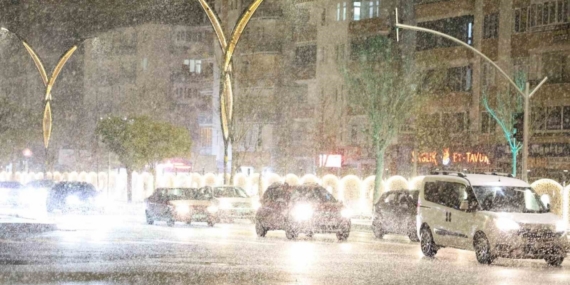 Aksaray’da okullara 1 gün kar tatili