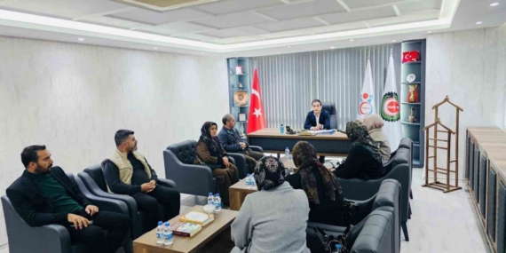 Aküzüm, kadın çalışanları ağırladı