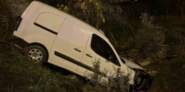 Alanya’da kamyonet şarampole yuvarlandı: 1 yaralı