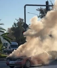 Alanya’da seyir halindeki otomobil alev aldı