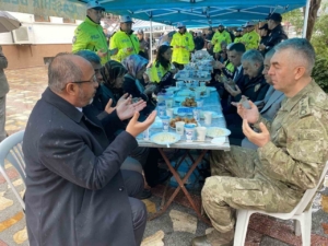 Alaşehir’de şehit olan 2 polis memuru unutulmadı