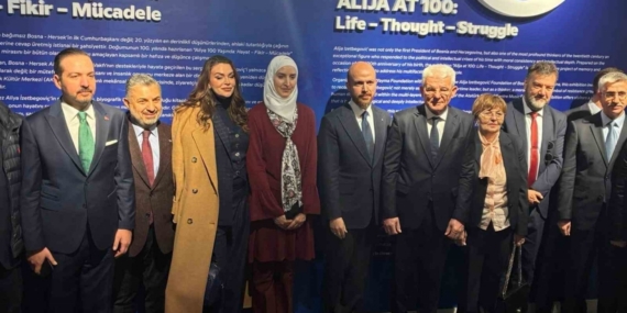 Aliya İzzetbegoviç’in 100. doğum yılına özel sergi AKM’de açıldı