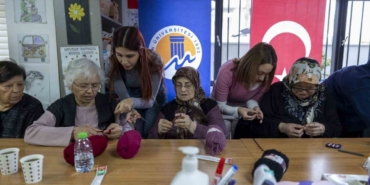 Alzheimer hastaları sanat terapisiyle hayata tutunuyor