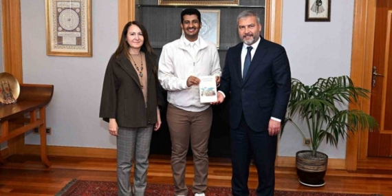 Anadolu Üniversitesi uluslararası öğrencisi 9’ncu Uluslararası Öğrenciler Kongresi’nden ödülle döndü