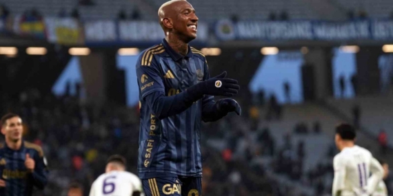 Anderson Talisca gollerine devam etti