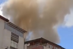 Ankara’da binanın çatısı alev alev yandı