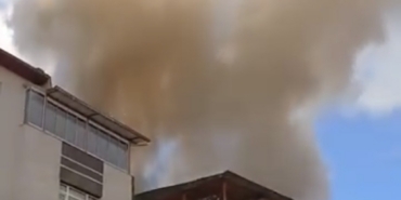 Ankara’da binanın çatısı alev alev yandı