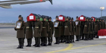 Ankara’da uçak kazasında hayatını kaybeden Libyalı askerler resmi törenle ülkelerine uğurlandı