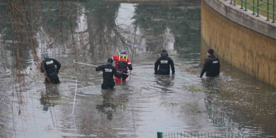 Ankara’dan gelen "Kurbağa Adamlar" da kayıp öğretmenin arama çalışmasına katıldı