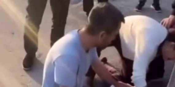 Anne ve 2 çocuğuna yaya geçidinde otomobil çarptı