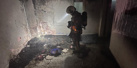 Antakya’da metruk bina yangını