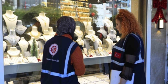 Antalya Ticaret İl Müdürlüğü ekiplerinden kuyumcu ve emlakçılara denetim